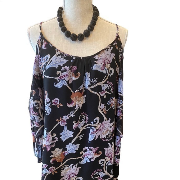 White House Black Market Tops - White House black market size medium off shoulder‎ with long angel sleeves